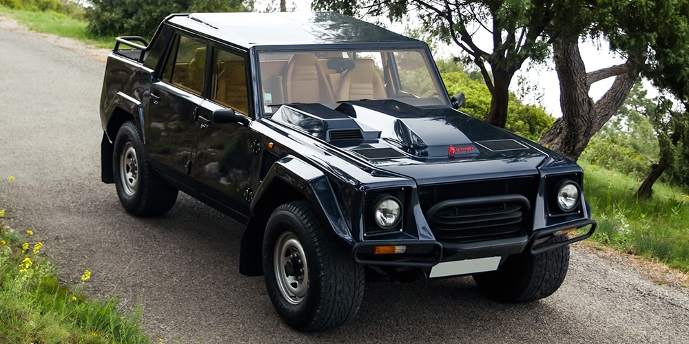 Lamborghini LM002 — оригинальный супервнедорожник, и он может стать вашим