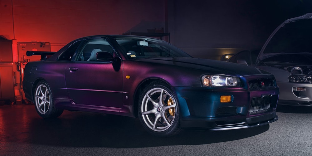 Nissan Skyline GT-R V-Spec 1999 года выпуска в цвете «Midnight Purple II» — то, что стоит купить.