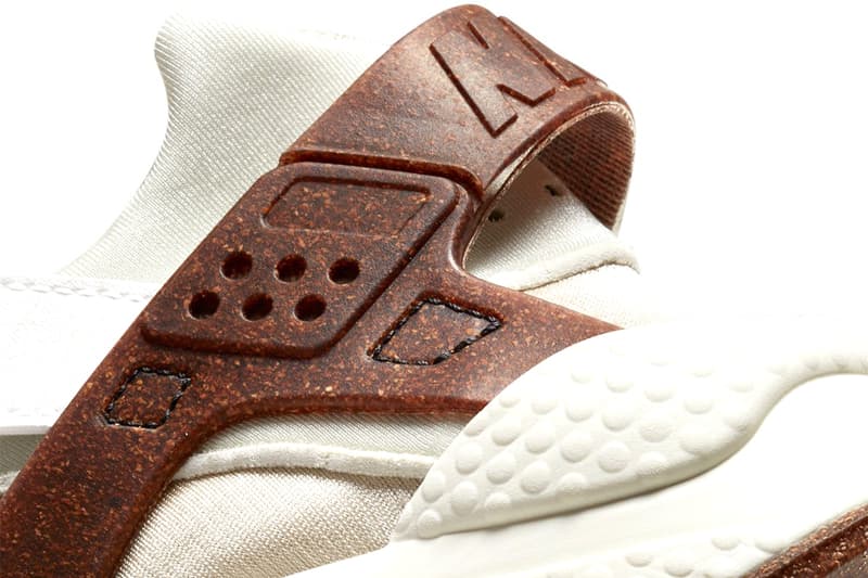 Nike Air Huarache Sports Maple Leaf Print & Cork Sole Nike Air Huarache Sports Maple Leaf Print & Cork Sole
