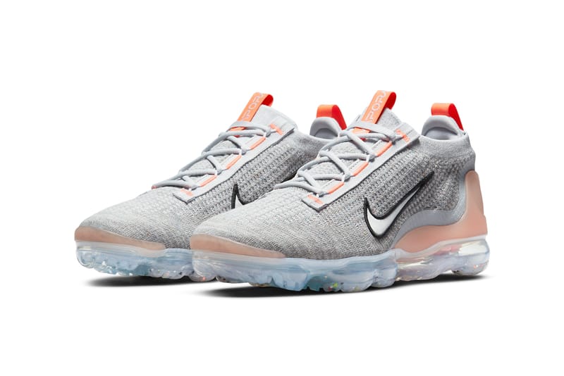 Nike air vapormax flyknit trainers in grey and clearance pink