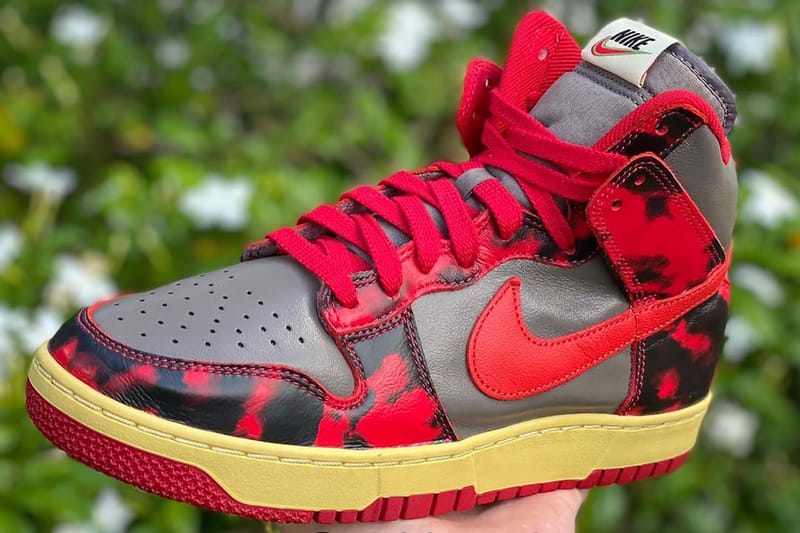 Nike dunk high red sales black