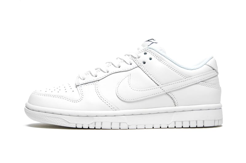 all white dunks nike