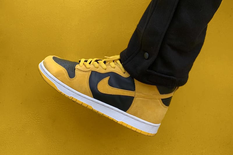 nike dunk goldenrods