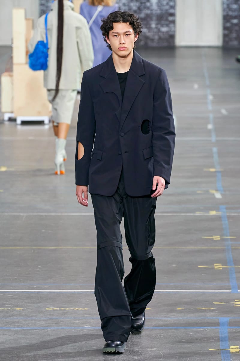 Off-White™ Fall 2021 Ready-to-Wear Collection Show | Hypebeast