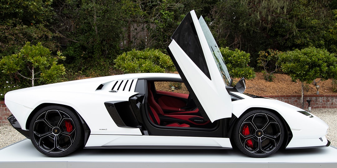 Более пристальный взгляд на Lamborghini Countach LPI 800-4 2022 года.