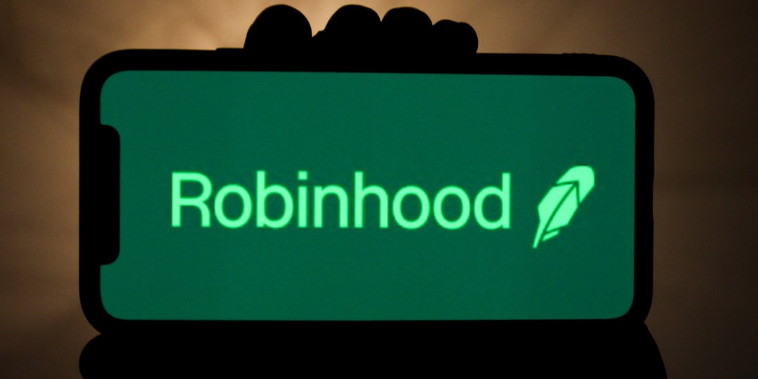 Акции Robinhood взлетели в бурный день торговли