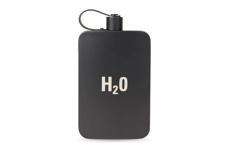 BALENCIAGA H2O 水筒 21AW rick owens アクセサリー Balenciaga H2O Water Bottle Release | Hypebeast