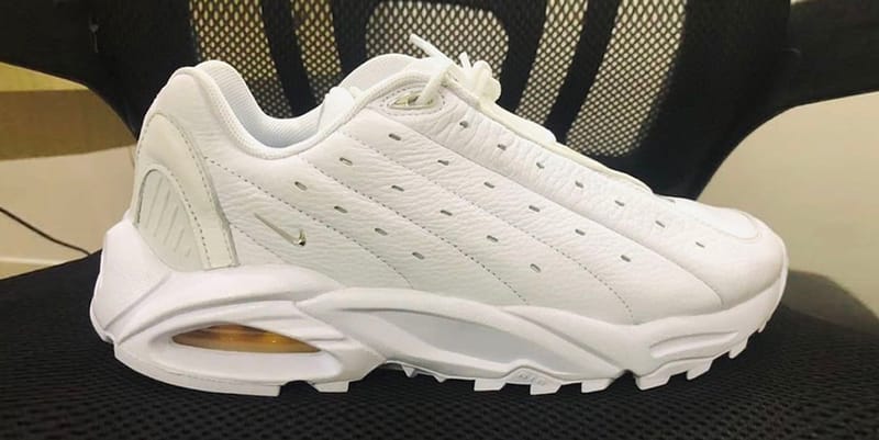 靴 Nike Nocta hot step air terra drake The Road to Drake's NOCTA x Nike Hot Step Air Terra Sneaker
