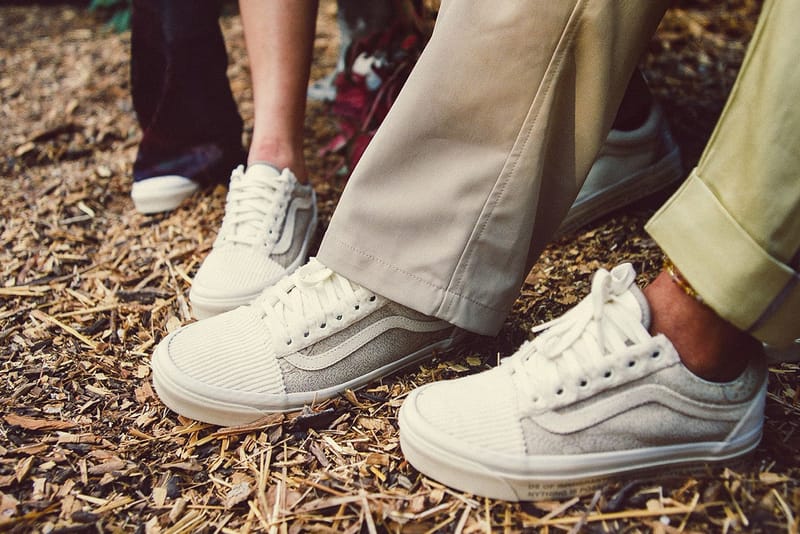 White vans old discount skool on feet