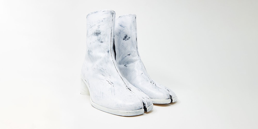 Maison Margiela применила эффект ручной росписи к своим ботинкам Tabi