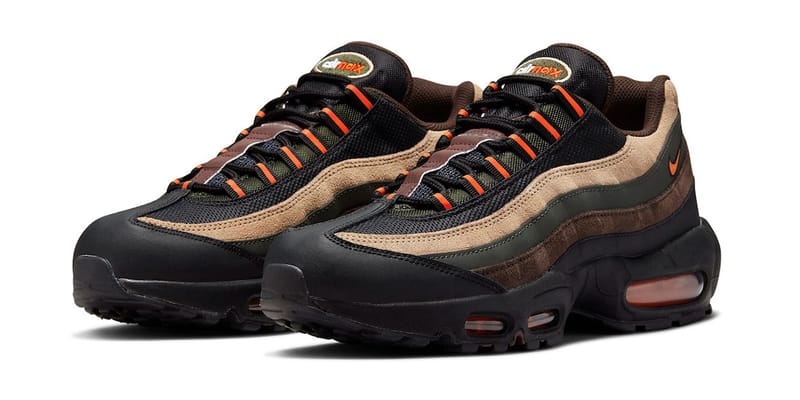 Nike air max 95 black hot sale friday sale