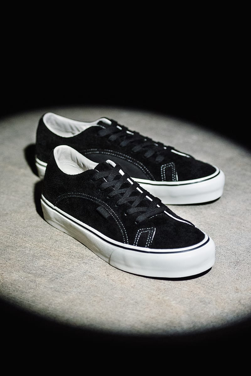 Vans vault black and on sale white