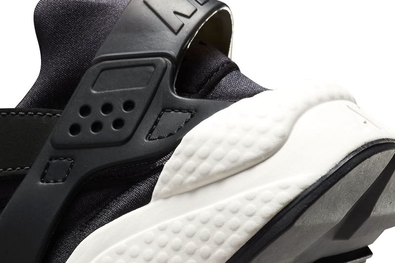 Nike air huarache off clearance white black