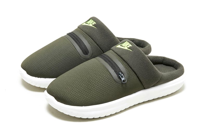 Nike slipper hot sale with pocket