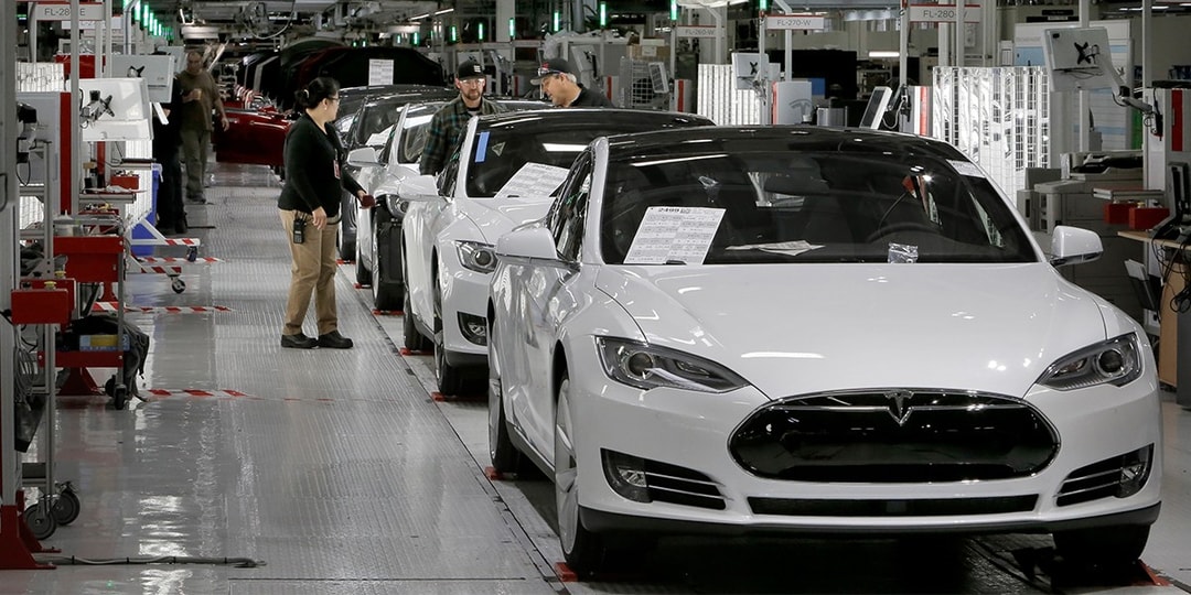 Tesla поднимает цены на все четыре серийных электромобиля