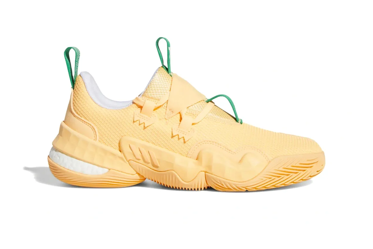 Peach and white on sale adidas