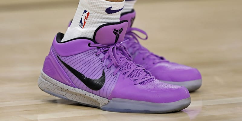 Kobe bryant pink store shoes