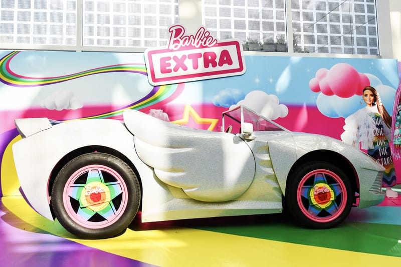 Giant store barbie car