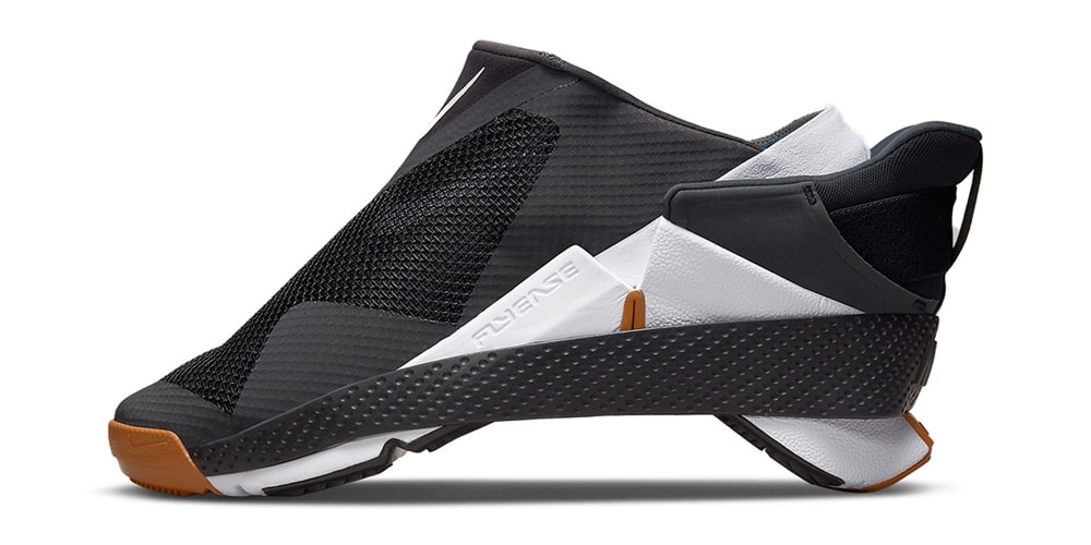 Кроссовки Nike GO FlyEase соединены вместе в цвете «черный и резинка»