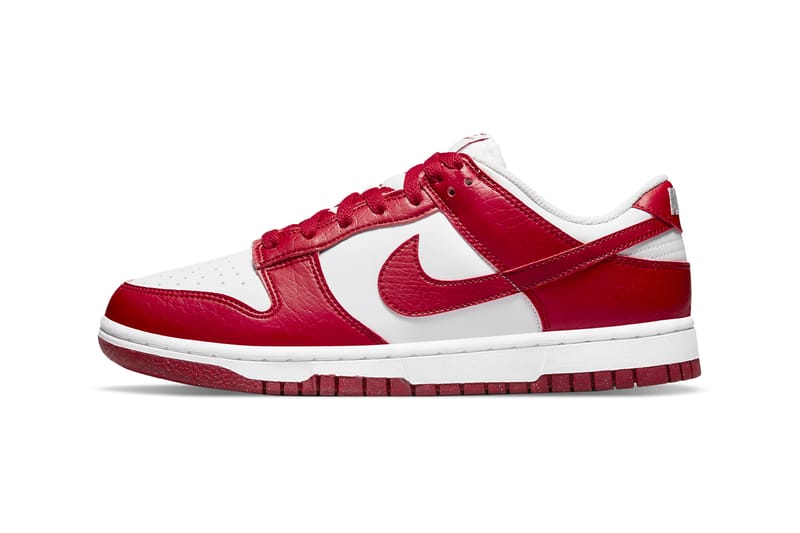 スニーカー NIKE DUNK LOW university red Nike Makes Sustainable Dunk Low 