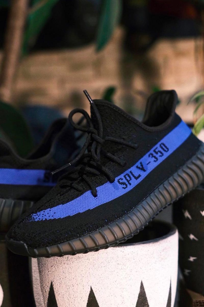 YEEZY BOOST 350 V2 "Dazzling Blue"