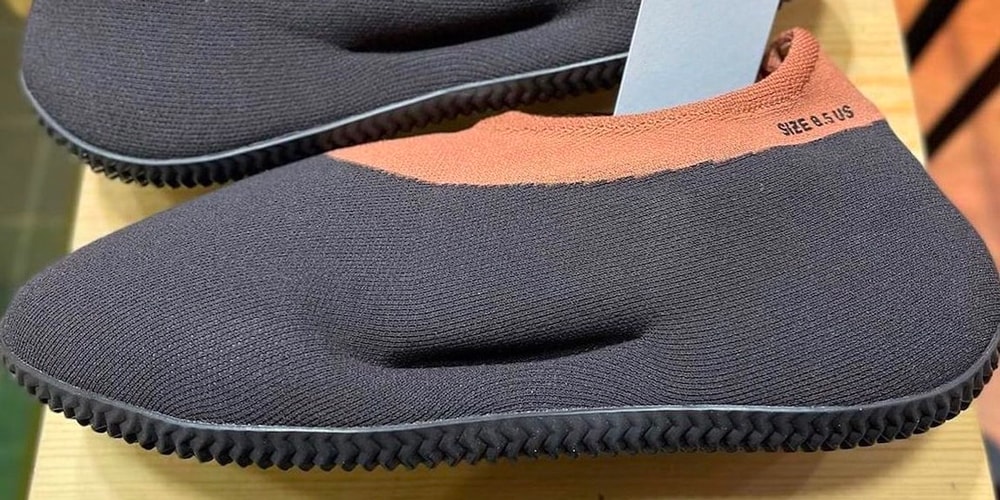 Взгляните поближе на кроссовки Adidas YEEZY Knit «Stone Carbon».