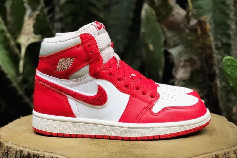 Air jordan 1 white with red swoosh sale