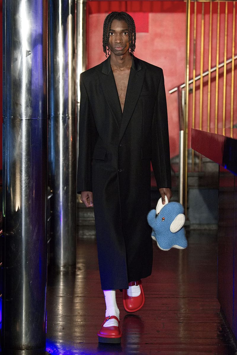 JW Anderson Fall/Winter 2022 Collection Runway | Hypebeast