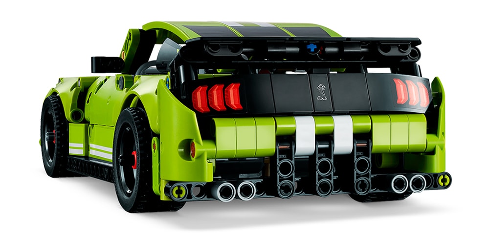 LEGO Technic представляет моторизованную версию Ford Mustang Shelby GT500
