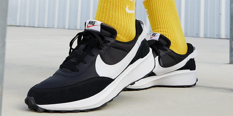 nike-waffle-debut-DH9522-001-