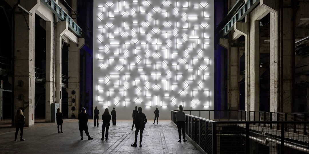 Роберт Ирвин создал индивидуальную инсталляцию в Kraftwerk Berlin