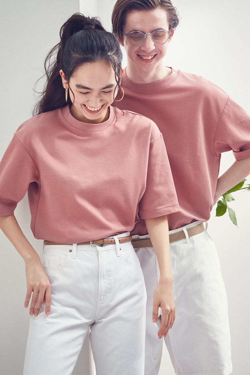 Uniqlo pink best sale t shirt