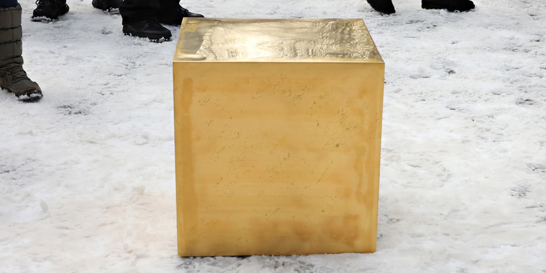 Золотой куб стоимостью 11,7 миллиона долларов был выставлен сегодня в Центральном парке
