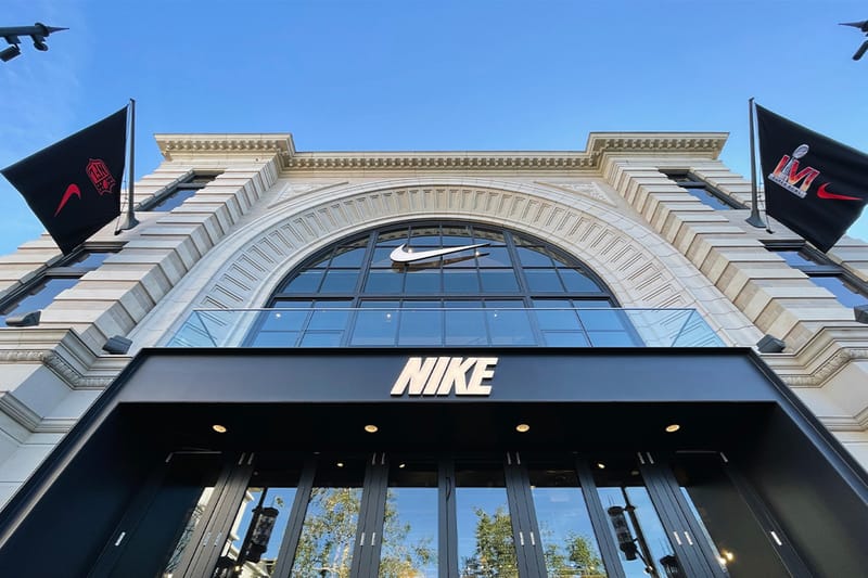 Nike store hotsell in glendaleca