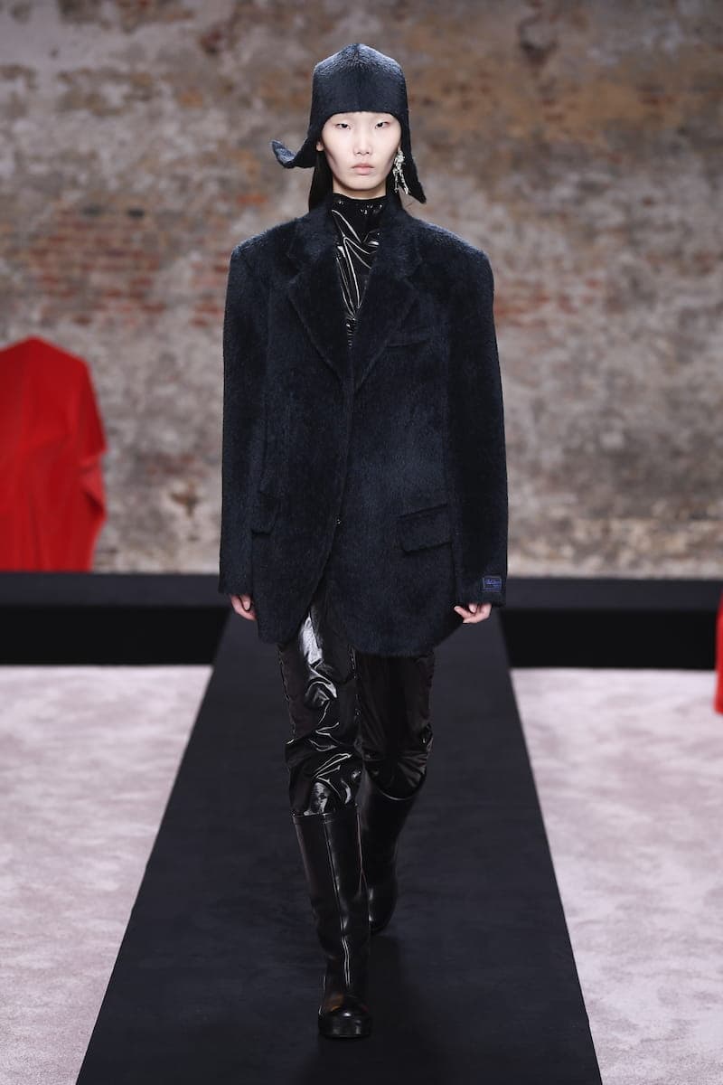 RAF SIMONS ブラックパンツ　2022 2023 Raf Simons FW22 Runway Collection Is Club-Ready | Hypebeast