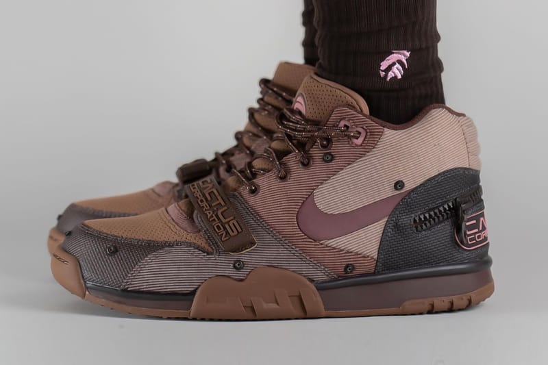 上品な Travis Scott x Nike Air Trainer 1 SP ecousarecycling.com