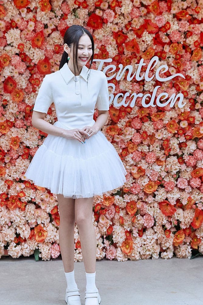 Gentle Monster BLACKPINK's Jennie 'Jentle Garden' | Hypebeast