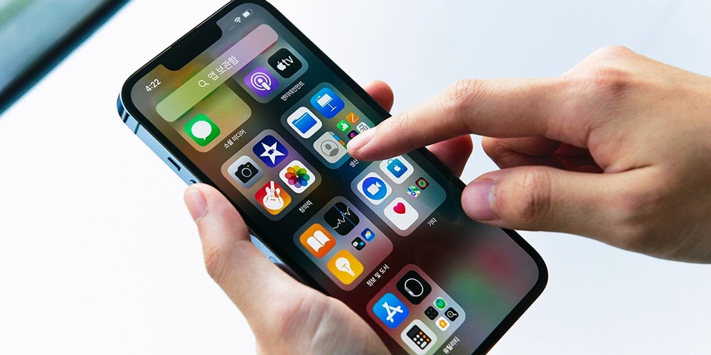 Пользователи Apple жалуются на более быстрый разряд батареи в iOS 15.4