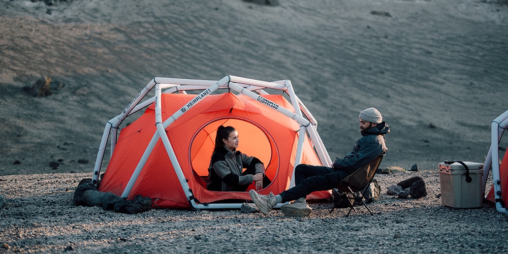 Палатка Cave от HEIMPLANET и 66°North подходит для любых условий Исландии.