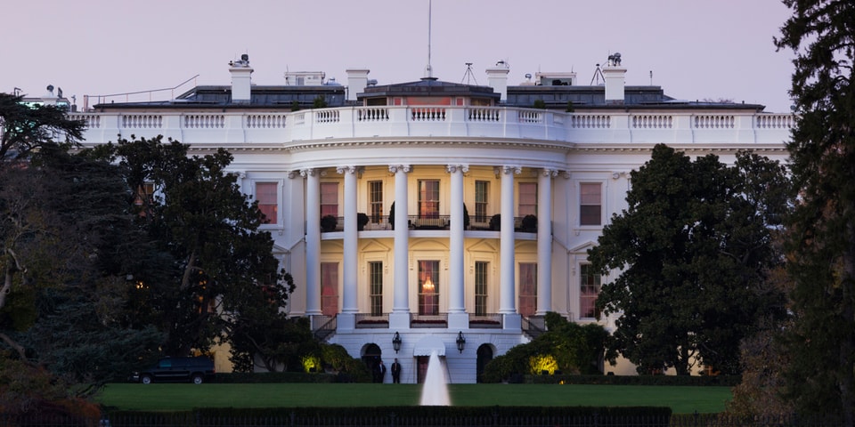 Netflix Orders White House Murder-Mystery Series 'The Residence' From ...