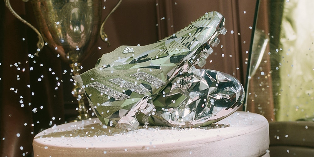 Adidas украсил Predator Edge кристаллами Swarovski