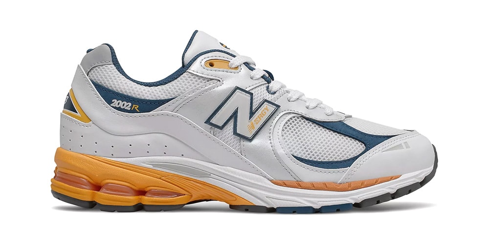 New Balance вспоминает беговые кроссовки начала 2000-х с новейшей моделью 2002R