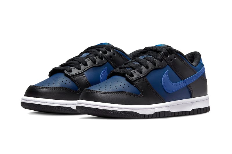 Blue black store nike shoes