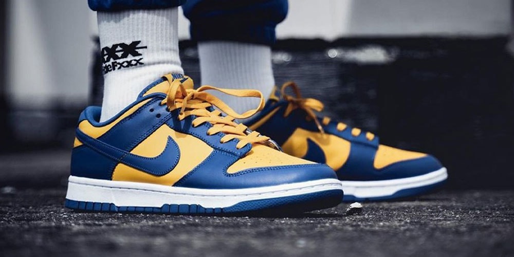 Взгляните на кроссовки Nike Dunk Low «UCLA» пешком.