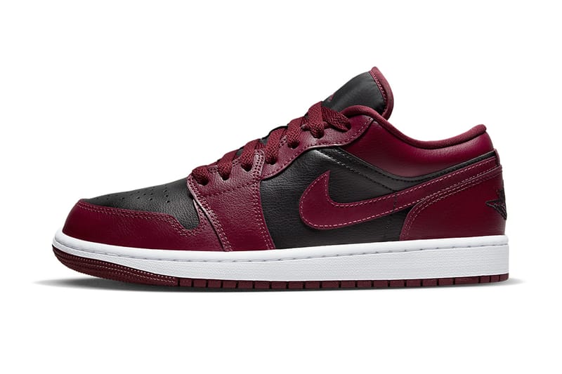 Maroon and black deals nike shoes