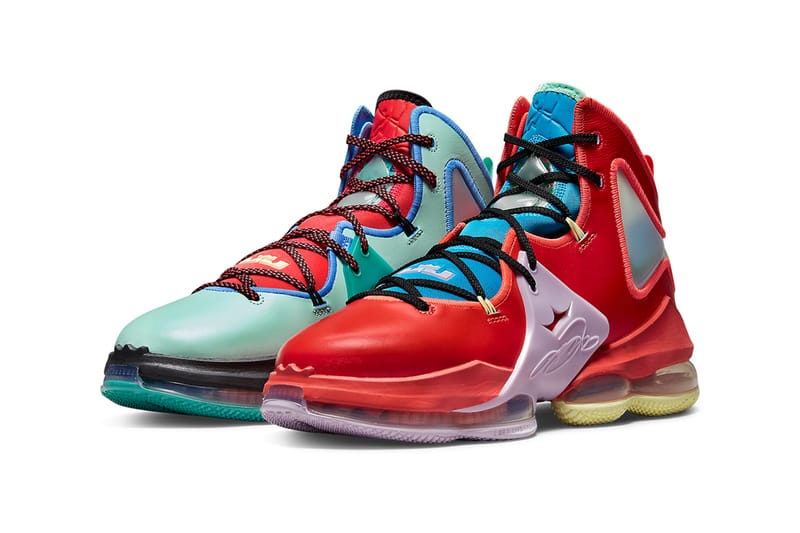 Lebron james on sale different colored shoes