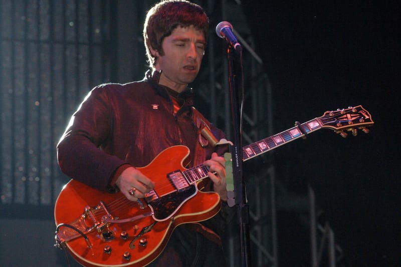 Oasis Gibson Guitar Auction Price | Hypebeast