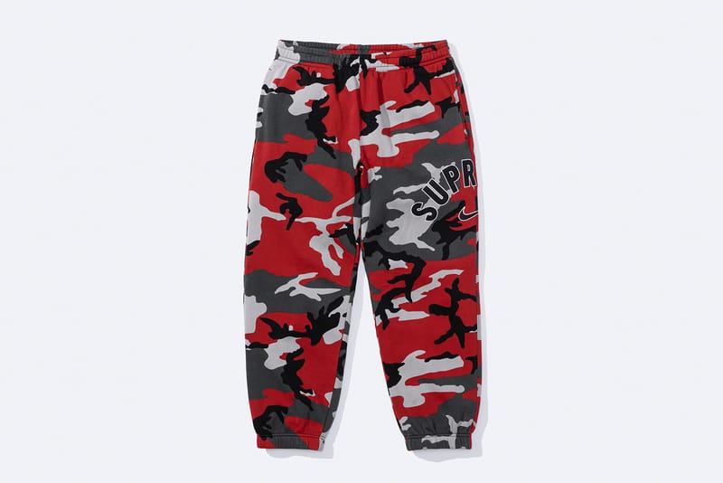 Supreme red camo outlet pants