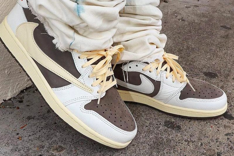 靴 TravisScott AirJordan1 Low Reverse Mocha travis-scott-x-air-jordan-1-