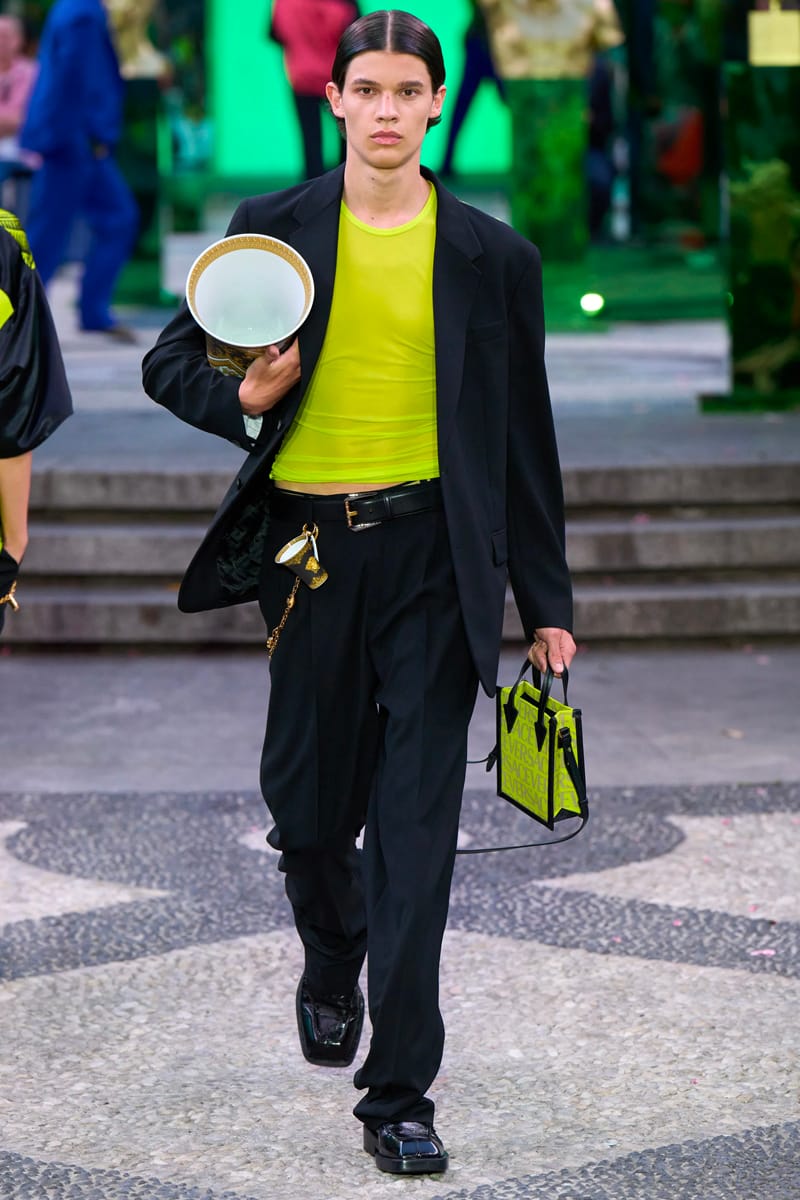 Versace Spring/Summer 2023 Collection Runway | Hypebeast